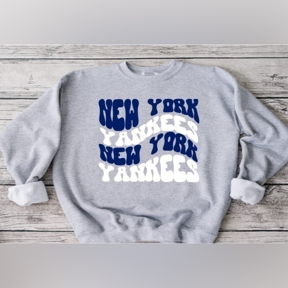 Gildan Tops - New York Yankees Wavy Crewneck